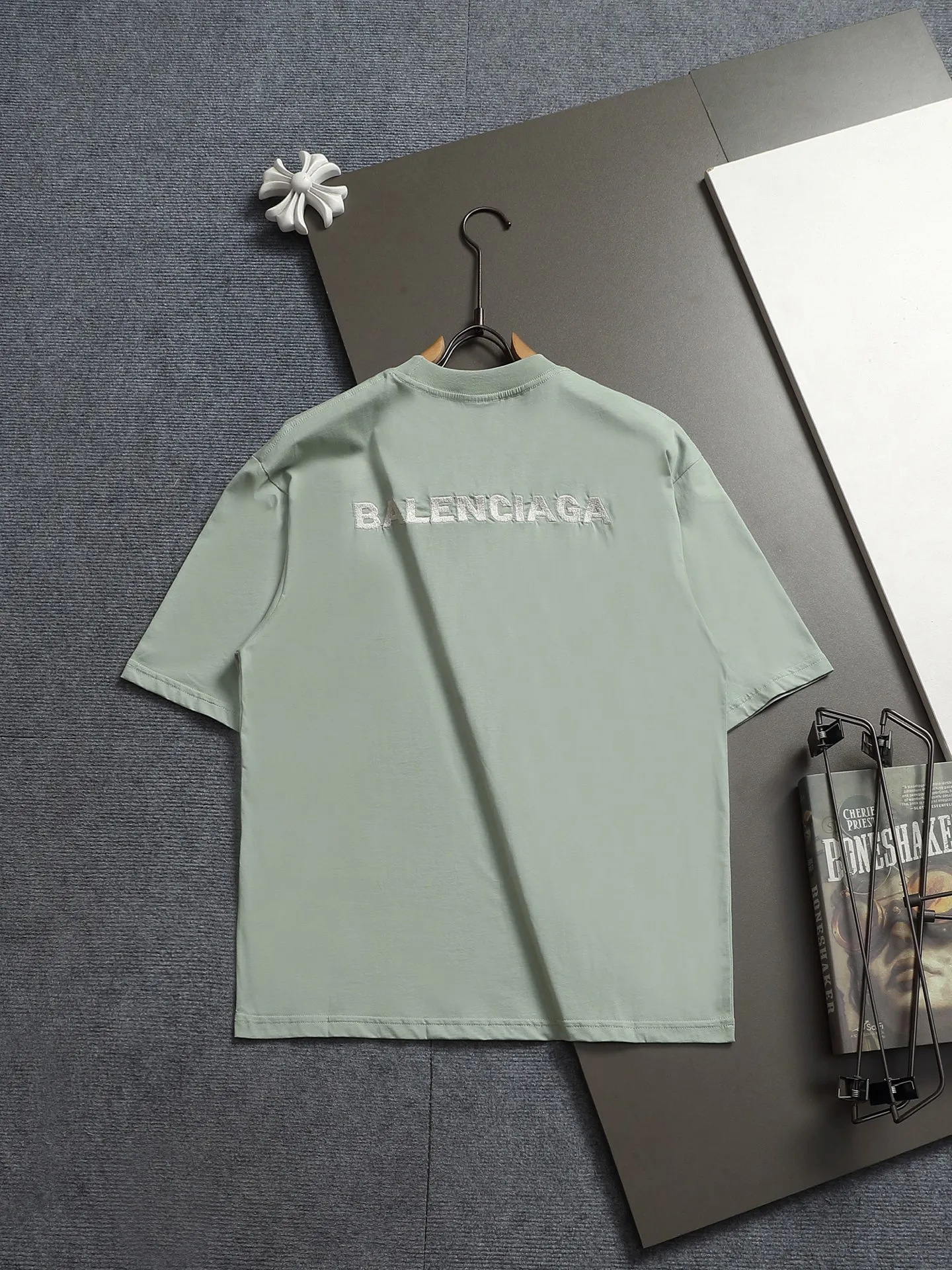 BALENCIAGA 2026 logo Logo ， Retro Same Style T 320 Versatile : Black Green Size：XS S M L
